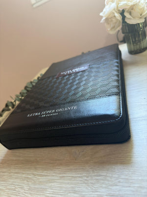 Biblia RVR60 Negra Letra Gigante